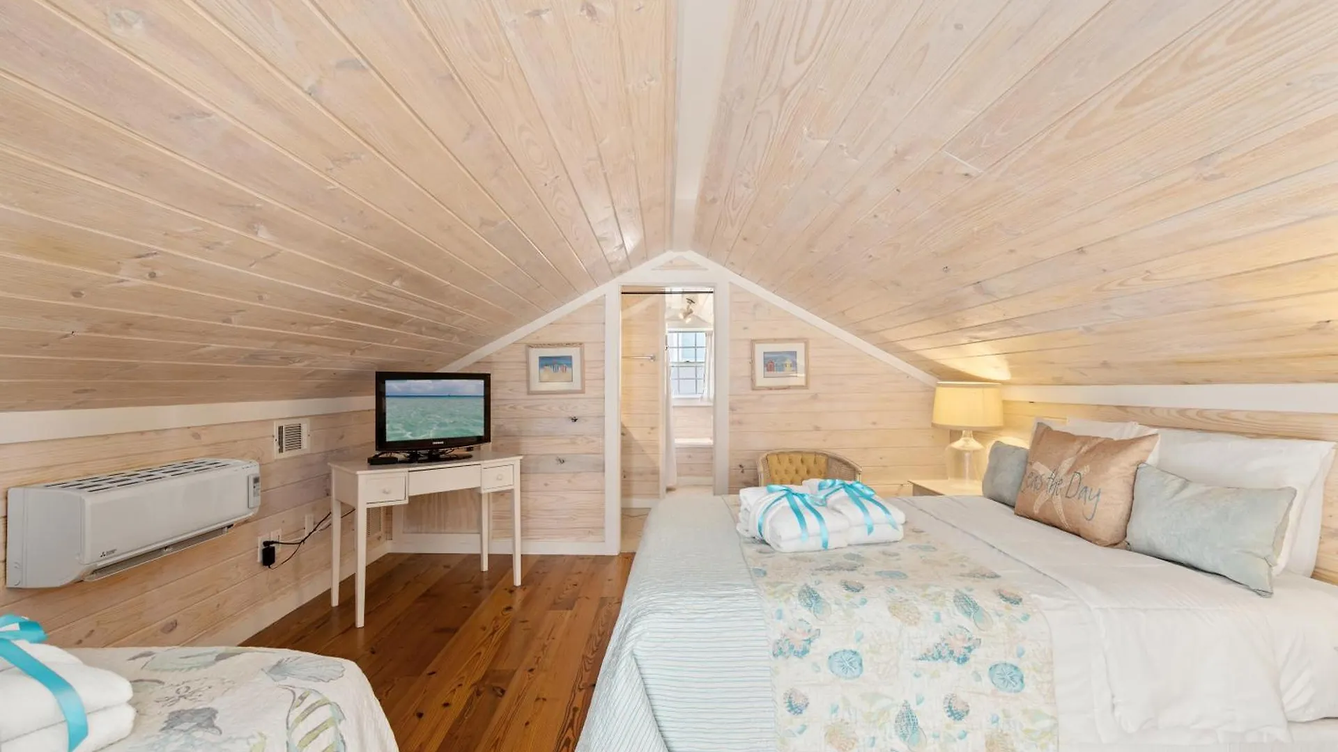 Cute Beach Cottage Steps To The Beach! Panama City Beach, Fl! Semesterbostad